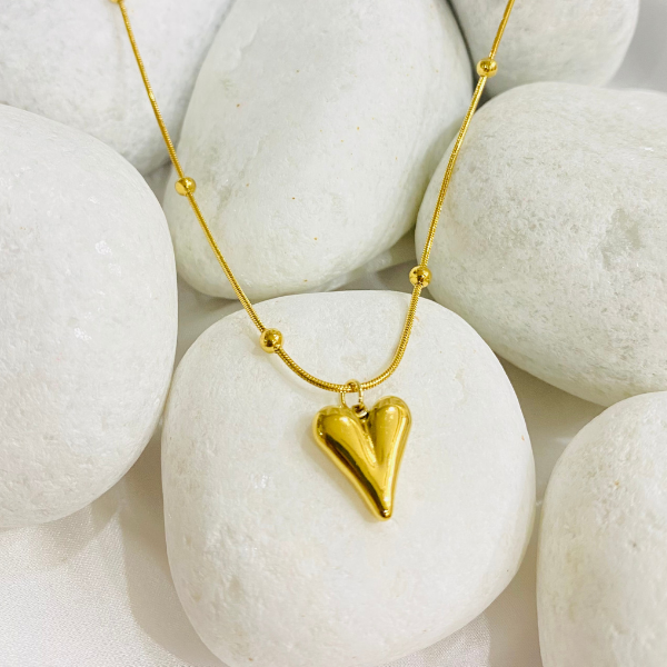 Statement Golden Heart Pendant Anti Tarnish Chain Set